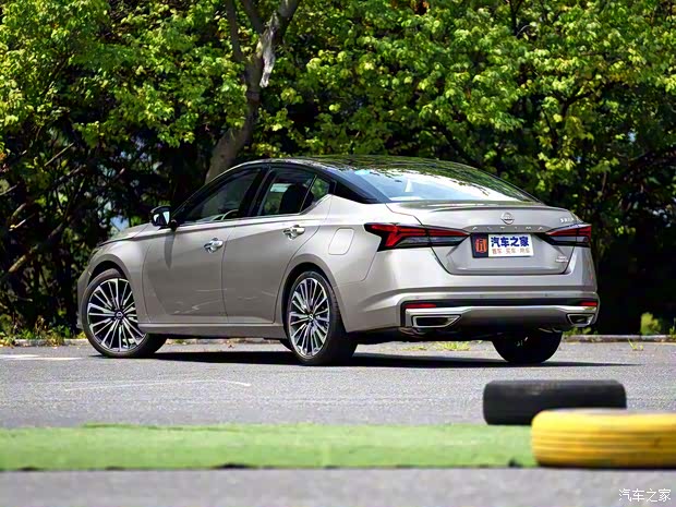 东风日产 天籁 2022款 2.0T 高配版 东风日产 天籁 2022款 2.0T 高配版