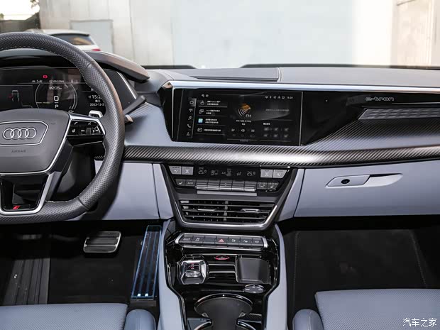 Audi Sport 奥迪RS e-tron GT 2023款 基本型 Audi Sport 奥迪RS e-tron GT 2023款 基本型