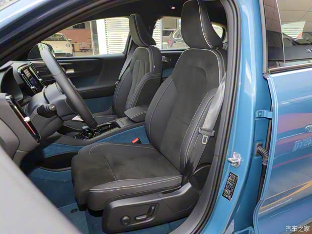 沃尔沃亚太 沃尔沃C40 2022款 四驱高性能版 PRO 沃尔沃亚太 沃尔沃C40 2022款 四驱高性能版 PRO