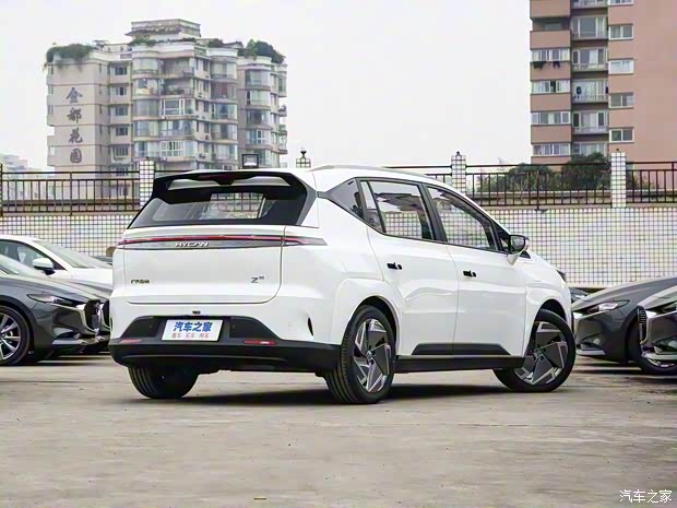合創(chuàng)汽車 合創(chuàng)Z03 2022款 潮智版 620km