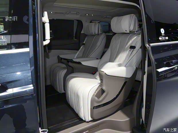 騰勢汽車 騰勢D9 2022款 EV 600 四驅(qū)旗艦型