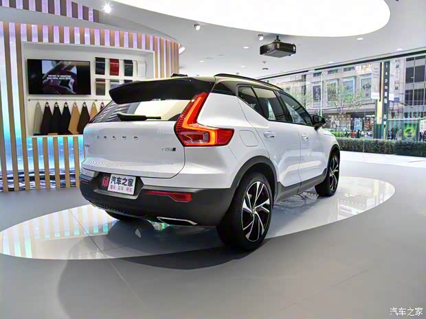 沃尔沃(进口) 沃尔沃XC40 2018款 基本型