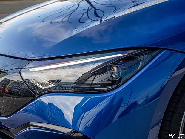 梅賽德斯-EQ 奔馳EQE(海外) 2022款 500 4MATIC AMG Line