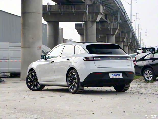 賽力斯汽車 問界M5 2022款 四驅至臻版