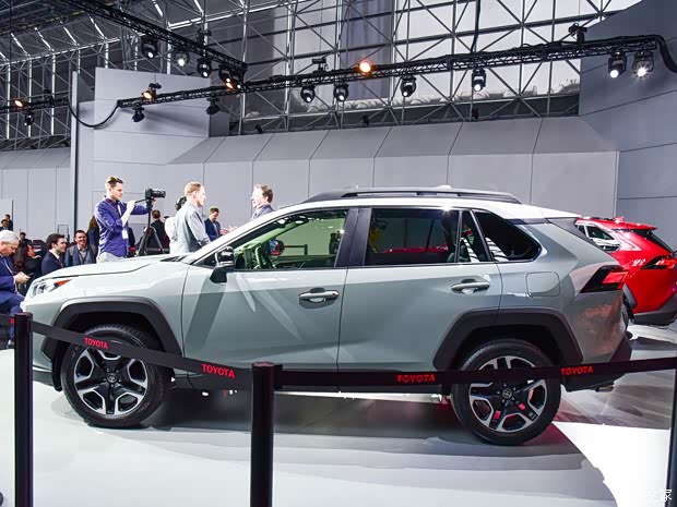 丰田(进口) 丰田RAV4(进口) 2019款 基本型 丰田(进口) 丰田RAV4(进口) 2019款 基本型