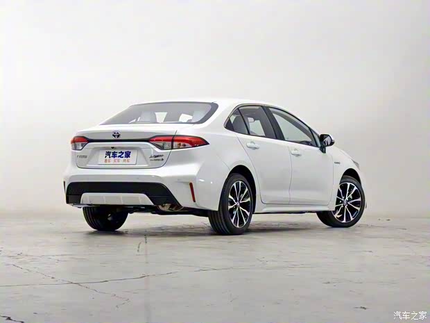 广汽丰田 雷凌 2020款 双擎 1.8H E-CVT运动版