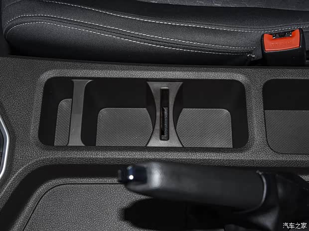 北京汽車制造廠 王牌M7 2022款 1.6L 長軸標(biāo)準(zhǔn)型 7座