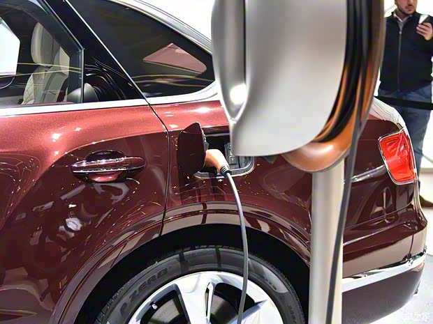 宾利 添越PHEV 2018款 基本型