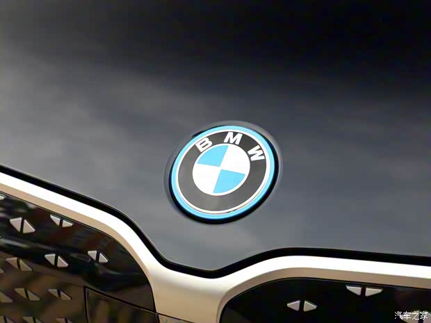 华晨宝马 宝马iX1 2023款 xDrive30L M运动套装 华晨宝马 宝马iX1 2023款 xDrive30L M运动套装