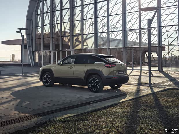 馬自達(dá)(進(jìn)口) 馬自達(dá)MX-30新能源 2023款 e-Skyactiv R-EV 歐洲版