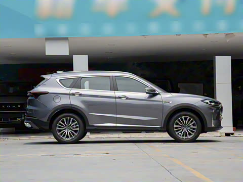 2025款 冠军版 1.5T DCT冠军MAX+ 5座 2025款 冠军版 1.5T DCT冠军MAX+ 5座