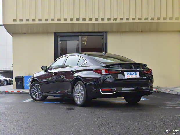 雷克萨斯 雷克萨斯ES 2021款 300h 卓越版 雷克萨斯 雷克萨斯ES 2021款 300h 卓越版
