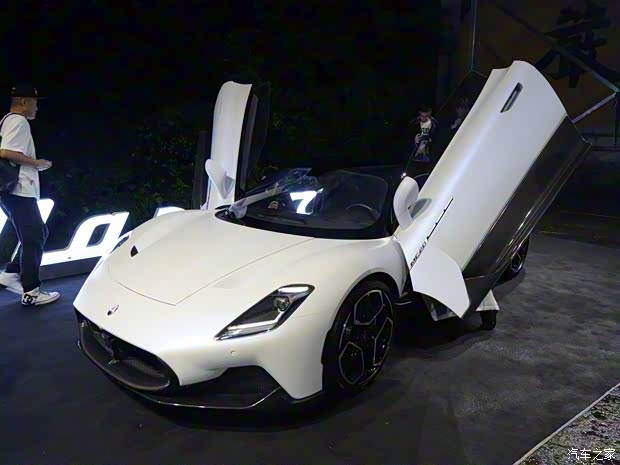 瑪莎拉蒂 瑪莎拉蒂M(fèi)C20 2020款 3.0T 標(biāo)準(zhǔn)版