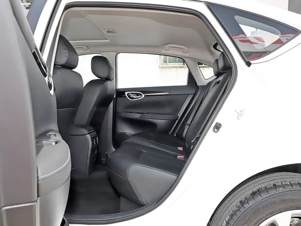 东风日产 轩逸 2021款 经典 1.6XL CVT豪华版 东风日产 轩逸 2021款 经典 1.6XL CVT豪华版