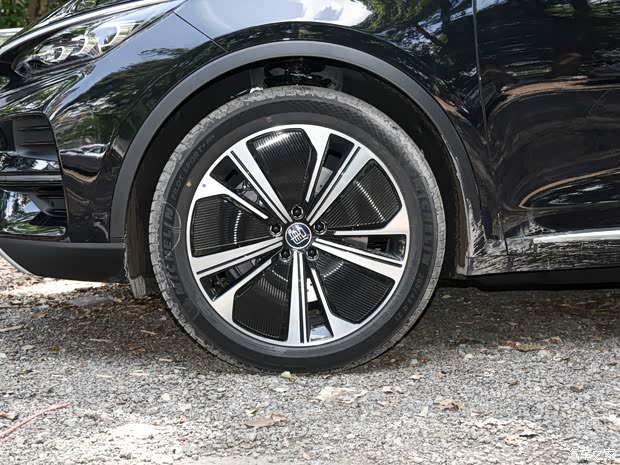 比亞迪 唐新能源 2022款 EV 635km 四驅(qū)至尊型