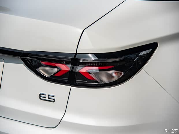 威馬汽車(chē) 威馬E.5 2022款 基本型