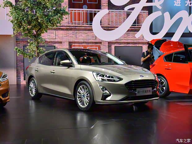 长安福特 福克斯 2019款 三厢 EcoBoost 180 自动锋耀型