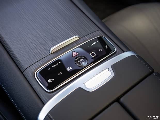 梅賽德斯-EQ 奔馳EQE(海外) 2022款 500 4MATIC AMG Line