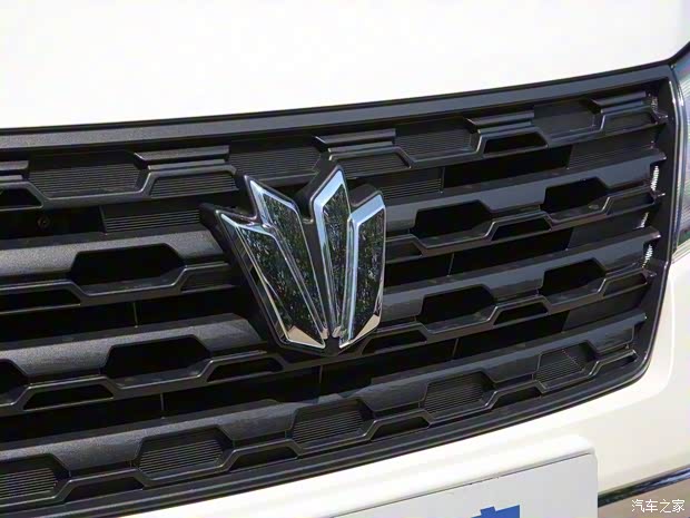 鄭州日產(chǎn) 帕拉丁 2023款 2.0T 四驅(qū)尊享型 鄭州日產(chǎn) 帕拉丁 2023款 2.0T 四驅(qū)尊享型