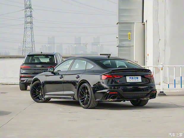 Audi Sport 奧迪RS 5 2023款 RS 5 2.9T Sportback 黑曜版