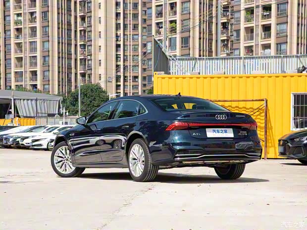 上汽奧迪 奧迪A7L 2024款 45TFSI S-line 筑夢(mèng)型 流晶套裝