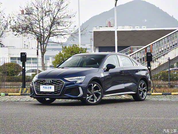 一汽奥迪 奥迪A3 2023款 A3L Limousine 35 TFSI 豪华运动型 一汽奥迪 奥迪A3 2023款 A3L Limousine 35 TFSI 豪华运动型