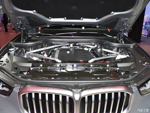 华晨宝马 宝马X5 2023款 xDrive 40Li 尊享型M运动曜夜套装 华晨宝马 宝马X5 2023款 xDrive 40Li 尊享型M运动曜夜套装