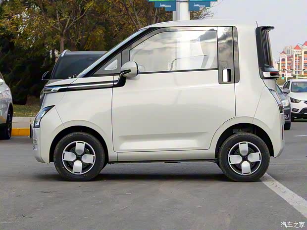 上汽通用五菱 五菱Air ev晴空 2023款 兩座-進(jìn)階版