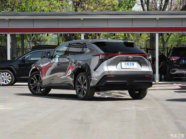 丰田(进口) 丰田bZ4X(海外) 2022款 Concept 丰田(进口) 丰田bZ4X(海外) 2022款 Concept