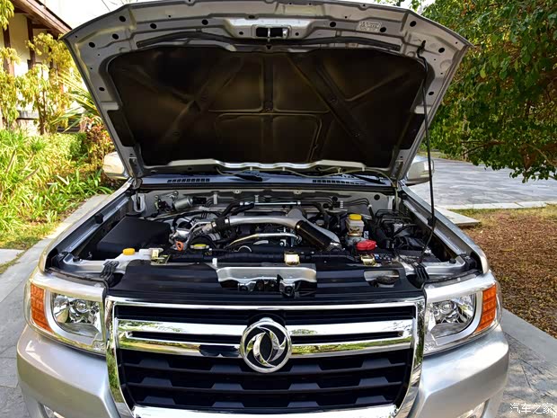 鄭州日產(chǎn) 銳騏 2018款 2.5T柴油四驅(qū)豪華型ZD25T5