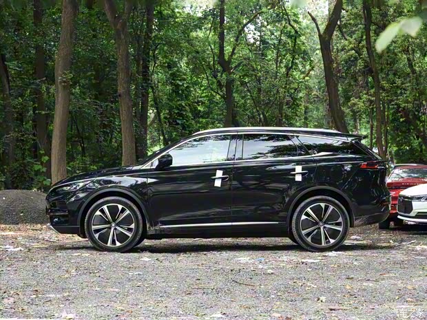 比亞迪 唐新能源 2022款 EV 635km 四驅(qū)至尊型