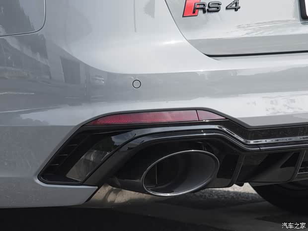 Audi Sport 奧迪RS 4 2023款 RS4 Avant 黑曜版