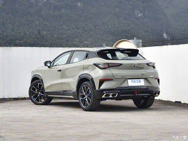 長安汽車 長安UNI-T 2023款 1.5T 尊貴型 長安汽車 長安UNI-T 2023款 1.5T 尊貴型