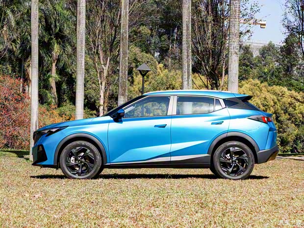 广汽乘用车 传祺GS3 2023款 1.5T 高配版 广汽乘用车 传祺GS3 2023款 1.5T 高配版