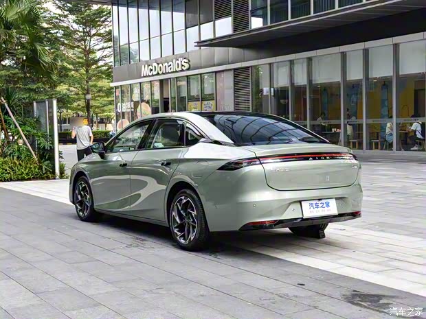 埃安 AION S MAX 2024款 80 星瀚版 埃安 AION S MAX 2024款 80 星瀚版