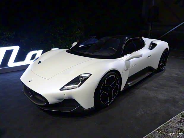 瑪莎拉蒂 瑪莎拉蒂M(fèi)C20 2020款 3.0T 標(biāo)準(zhǔn)版