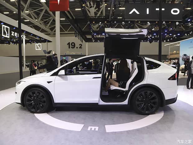 特斯拉（进口） Model X 2023款 三电机全轮驱动 Plaid版