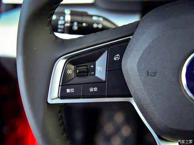 比亚迪 秦 2019款 1.5L 自动尊贵型