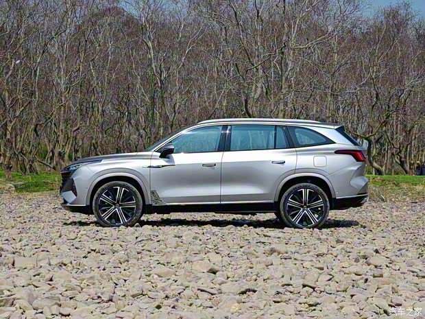 上汽集团 荣威RX9 2023款 2.0T 基本型 上汽集团 荣威RX9 2023款 2.0T 基本型