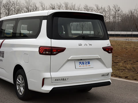 2023款 2.0L 长轴商务型 7座 2023款 2.0L 长轴商务型 7座