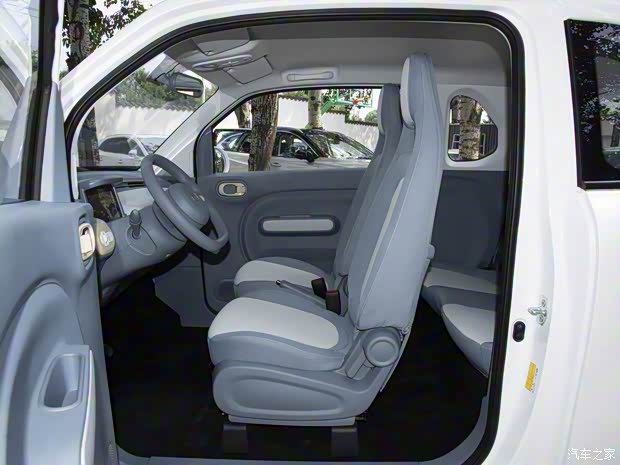 一汽奔腾 奔腾小马 2024款 170km 活力马 一汽奔腾 奔腾小马 2024款 170km 活力马