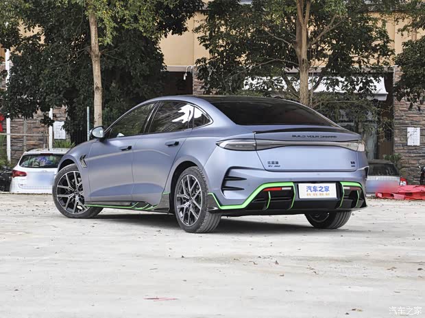 比亚迪 海豹 2022款 650km 四驱性能版