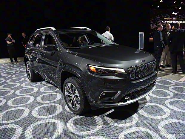 Jeep(進(jìn)口) 自由光(進(jìn)口) 2018款 Overland
