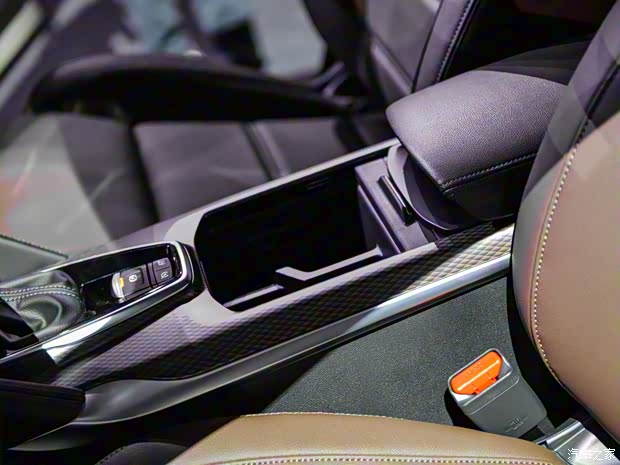 东风雷诺 科雷傲 2018款 2.5L 两驱120周年限量版