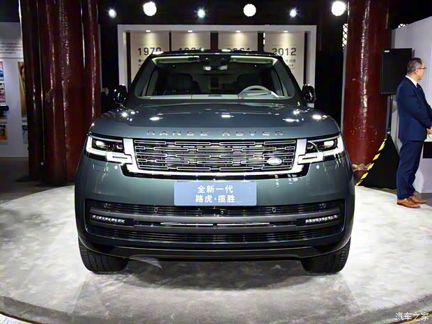 路虎(进口) 揽胜 2022款 3.0 L6 400PS 典范加长版 路虎(进口) 揽胜 2022款 3.0 L6 400PS 典范加长版