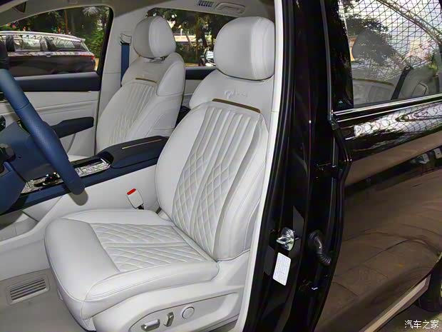 上汽通用五菱 五菱凱捷 2023款 混動(dòng)鉑金版