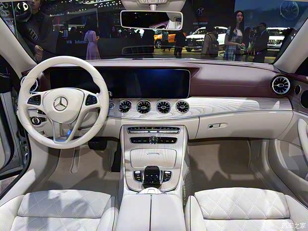 奔馳(進(jìn)口) 奔馳E級(進(jìn)口) 2018款 E 200 敞篷轎跑車 先型特別版