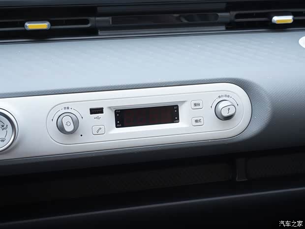 上汽通用五菱 宏光MINIEV 2022款 GAMEBOY 300km 玩咖款