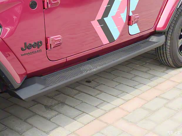 Jeep(进口) 牧马人 2022款 2.0T 高地巴哈马沙滩粉特别版