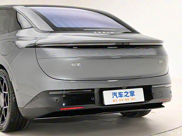 極氪 極氪007 2024款 雙電機(jī) 三元鋰